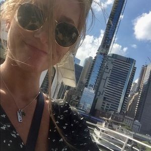 Meet your Posher, Dana